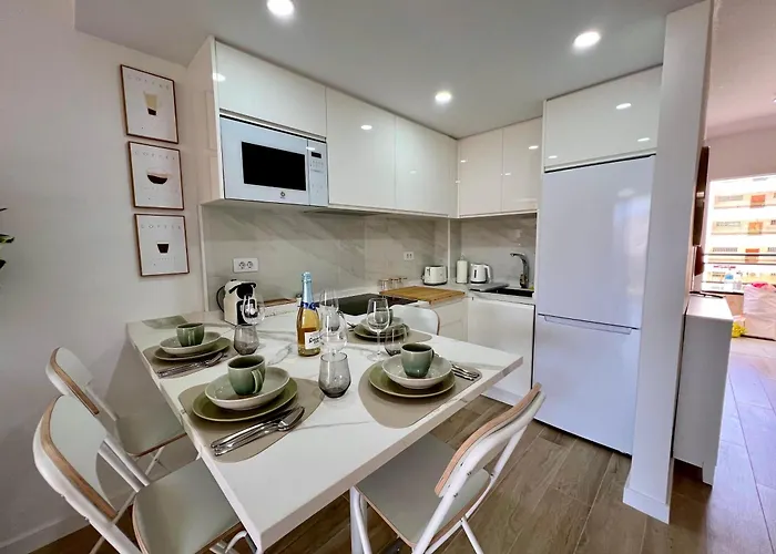 Cristianos - Valdes Center 3 - As De Casas Daire